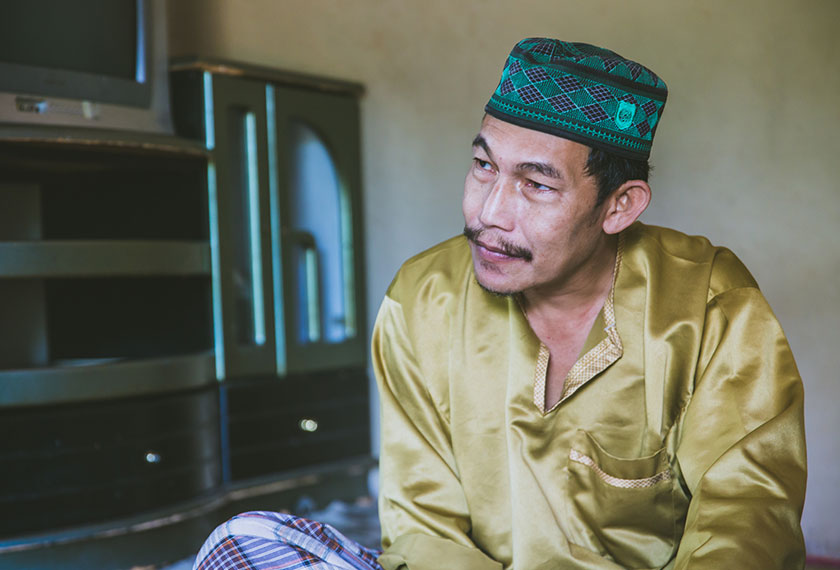 Pak Long, a rubber tapper from Kedah, feels that restoring the country takes time. - Photo by Joe Kit Yong for Ceritalah