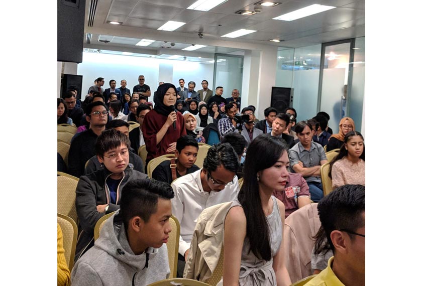 Dianggarkan lebih 50 pelajar menghadiri pertemuan dengan Menteri Belia dan Sukan itu. - Foto Astro AWANI/Izza Izelan