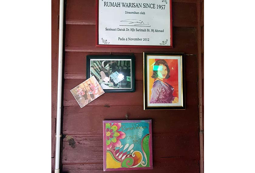 Papan perasmian Rumah Warisan Laksamana yang ditandatangani Sarimah. --fotoBERNAMA 