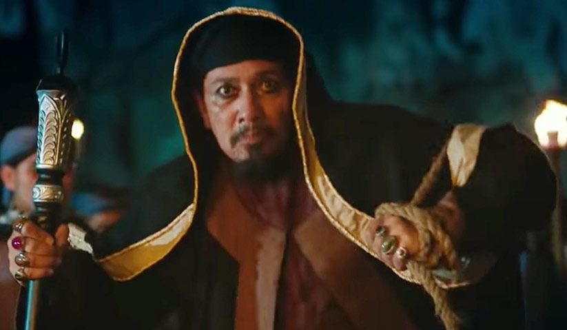 Watak Abuja yang dibawa oleh Nasir Bilal Khan sangat menjadi kerana mengambarkan kekejaman seorang ketua ajaran sesat. - Youtube Movie Addict Malaysia