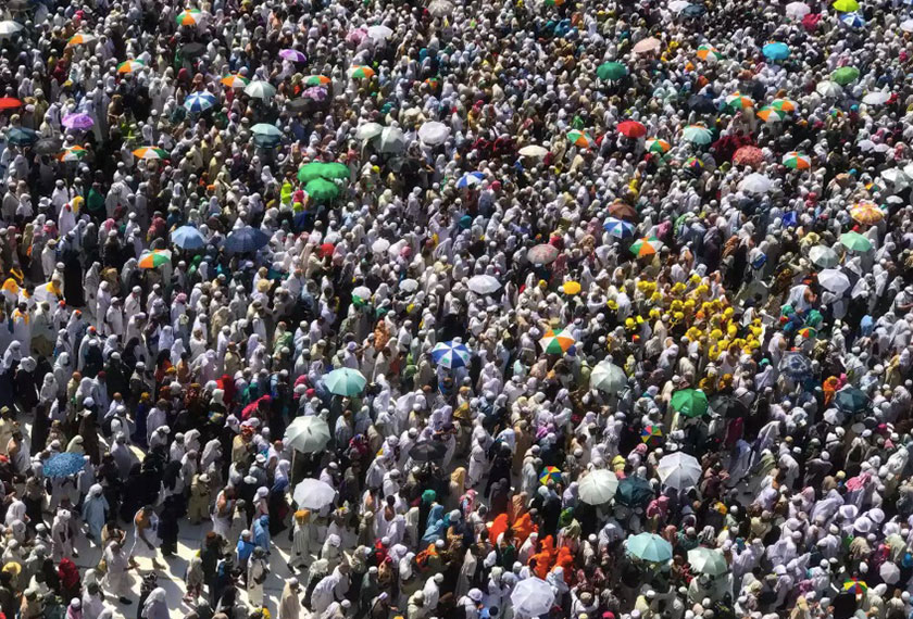 Buku Naipaul berjudul “Beyond Belief: Islamic Excursions among the Converted Peoples” yang mengisahkan perkembangan gelombang Islamisasi di dunia. - Foto Getty Image
