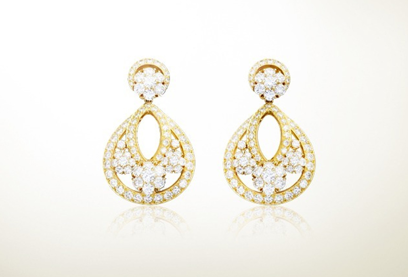 Rupa bentuk anting-anting daripada koleksi 'The Snowflake' Van Cleef and Arpels. - Sumber: www.vancleefarpels.com  