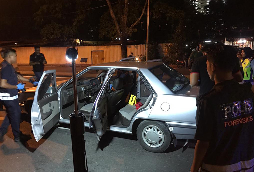 Kereta yang digunakan suspek. 