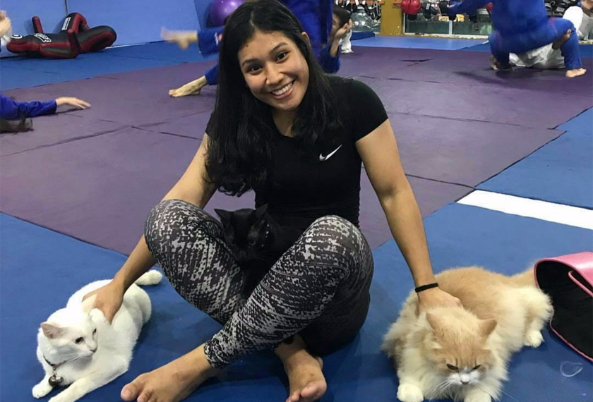 Jihin juga amat sukakan kucing, dan sering membawa kucing-kucingnya ke gim. - Foto Instagram/@jihinr