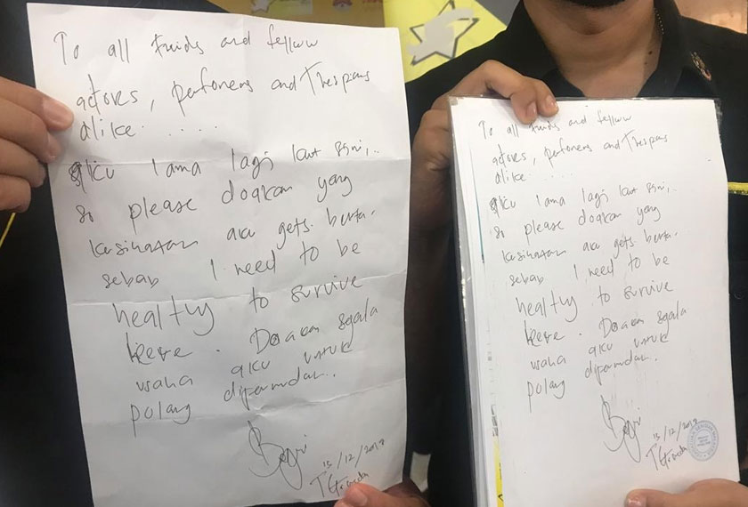 NOTA tulisan Benjy dari dalam penjara yang disampaikan kepada Zed Zaidi. - Foto Astro Awani