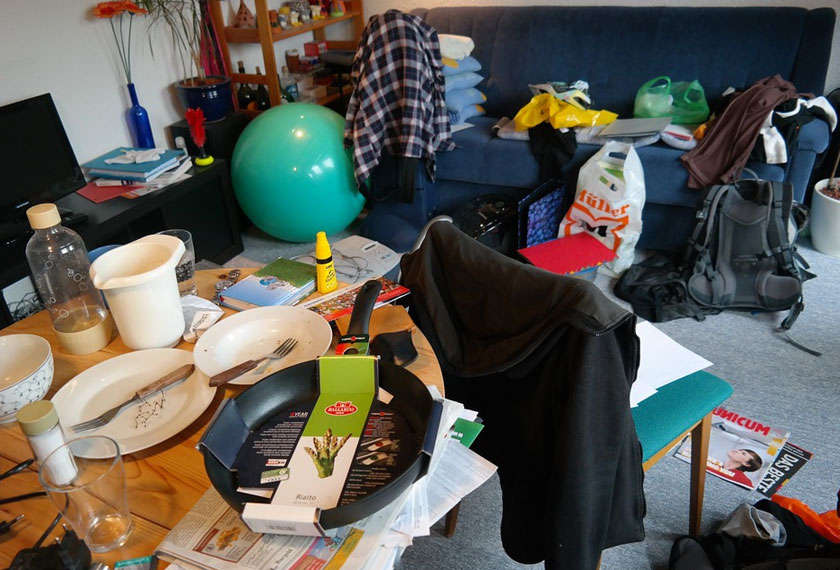 Individu yang mempunyai masalah 'mengumpul barang' ini adakalanya tidak dapat berfikir secara logik dan realistik tentang apa yang perlu dimiliki dan disimpan. - Gambar hiasan