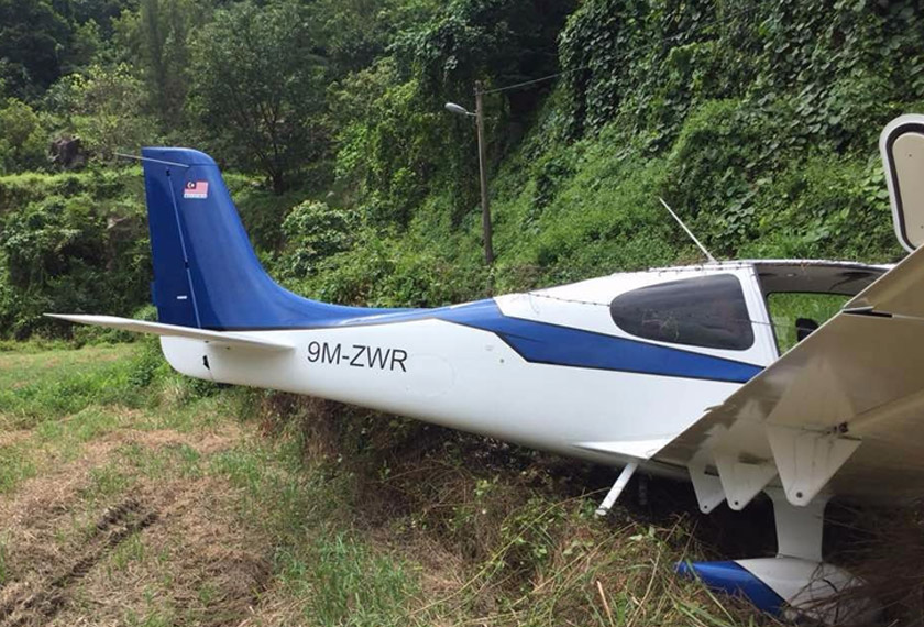 Pesawat berkenaan adalah milik Anuar dan difahamkan mereka ke pulau peranginan itu untuk urusan peniagaan kain. -Foto PDRM