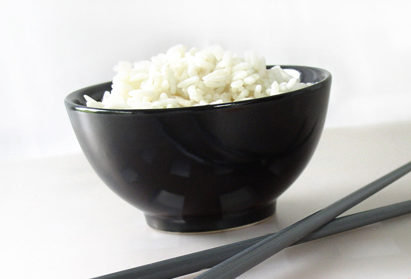 Beras yang tidak masak boleh mengandungi spora bakteria yang dapat menyebabkan keracunan makana