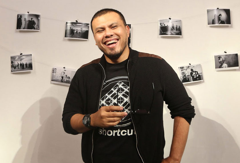 Pengarah filem Pengabdi Setan, Joko Anwar berkata tujuan menampal gambar watak Mawarni Suwono di tandas beberapa pusat membeli belah sebagai promosi filem tersebut. -Foto Sinar Harian