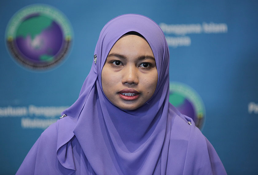 Noraini Muslim, 26 tahun berkata dia yang sepatutnya mendapat pinjaman sebanyak RM8,000 untuk setiap semester menerusi Pinjaman Tabung Pendidikan Tinggi Nasional (PTPTN), hanya mendapat RM7,500 sahaja. - Foto Astro AWANI / SHAHIR OMAR