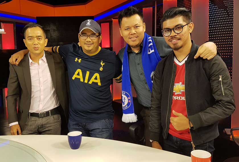 Ahmad Yani (dua dari kiri) semasa menjadi salah seorang tetamu rancangan bicara bola sepak terbitan Astro AWANI, Bual Bola.