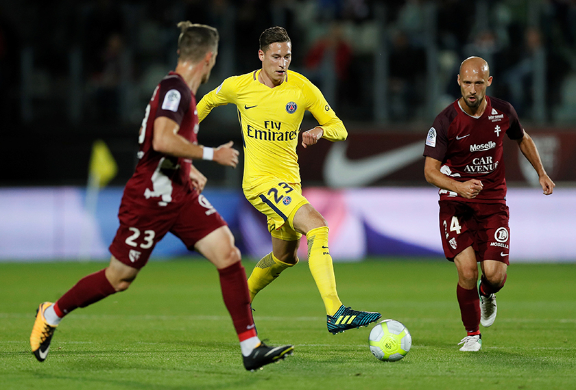 Julian Draxler (baju kuning) pernah dikaitkan dengan penghijrahan ke Liverpool sebelum ke PSG.