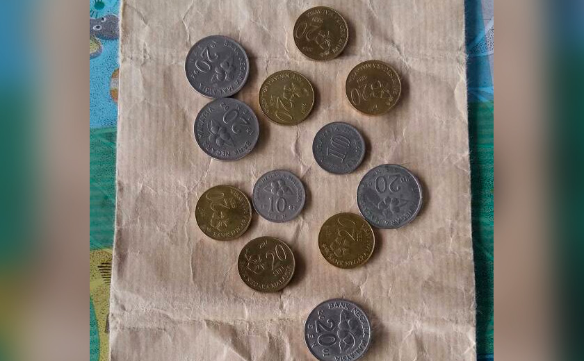 Barang kemas bernilai RM15,000 bertukar menjadi wang syiling bernilai RM2.20.