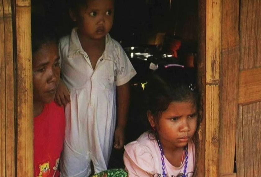 Kanak-kanak orang asli ini pasti ternanti-nanti mahu memulakan persekolahan.