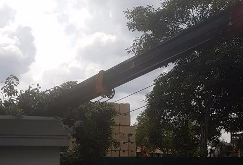 Jabatan Keselamatan dan Kesihatan Pekerjaan (JKKP) Selangor telah mengarahkan kerja-kerja di tapak terbabit dihentikan serta merta . - Foto Astro AWANI