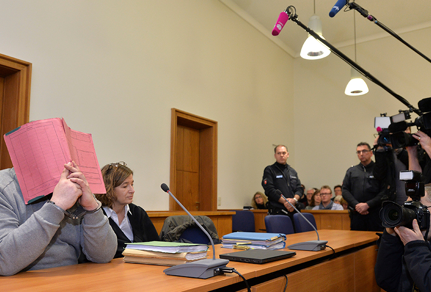 Niels Hoegel mengaku menyuntik dadah ke dalam tubuh mangsa dan berasa gembira jika berjaya menyelamatkan mereka. - Gambar AP