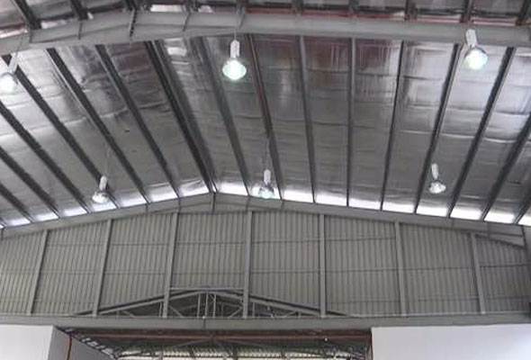 Keadaan dewan baharu SMK Hutan Melintang yang bernilai RM600,000.