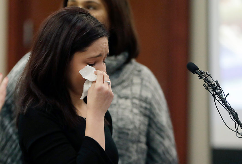 Kaylee Lorincz antara atlet yang menjadi mangsa cabul Nasar hadir memberi keterangan di mahkamah. -Foto: AP