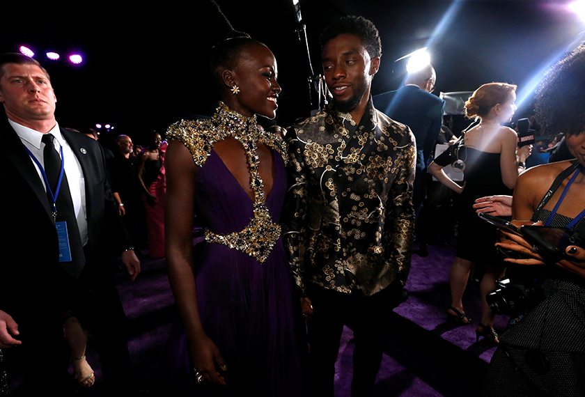 Aktor dan aktres filem 'Black Panther' bergaya dengan fesyen yang membawa inspirasi Afrika sempena tayangan perdana filem tersebut. - Reuters