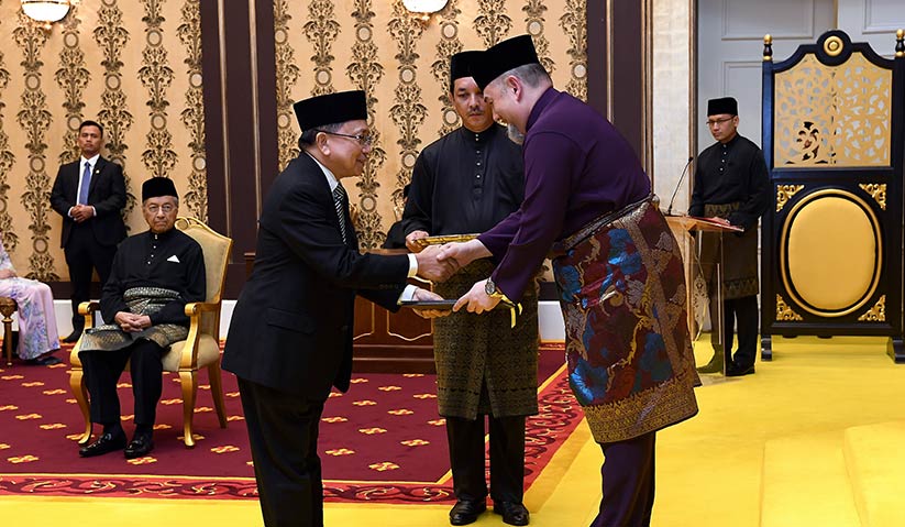 Malanjum, bekas Hakim Besar Sabah dan Sarawak menggantikan Tun Md Raus Sharif yang mengemukakan surat peletakan jawatan sebagai Ketua Hakim Negara pada 31 Julai. - Foto Bernama