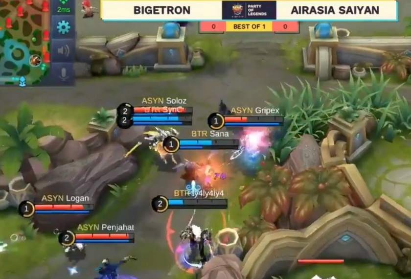 Saat-saat sebelum AirAsia mendapat First Blood. Soloz dan Gripex dilihat cuba mengepung pemain-pemain Bigetron SG dari atas sementara Penjahat dan Logan bersedia di bawah. Ly4ly4ly4 yang menggunakan hero Martis terkandas selepas menerima serangan bertubi-tubi. 