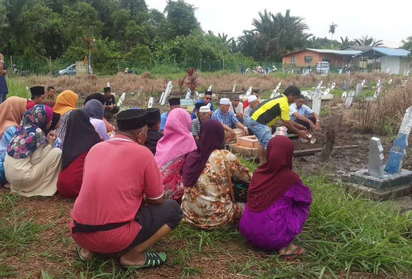 Jenazah Farhan Lukman telah selamat dikebumikan pada Sabtu. - Foto ihsan keluarga