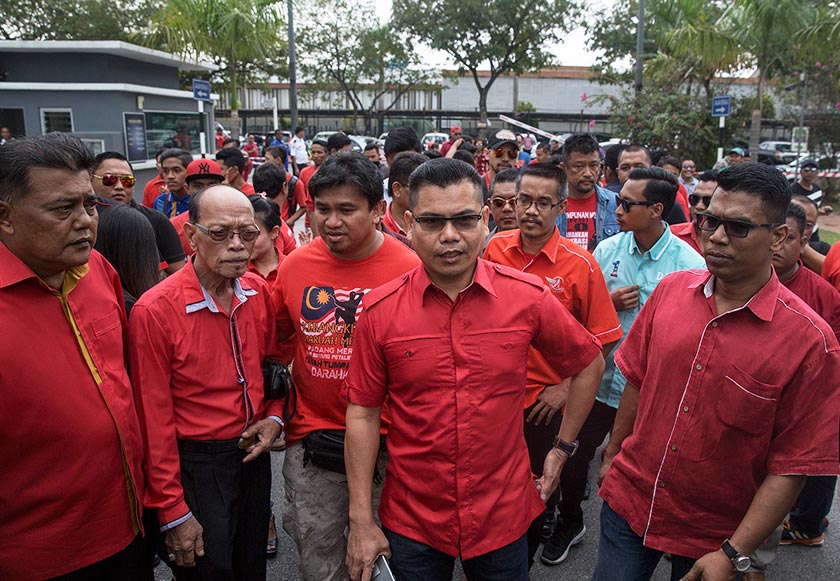 Pengerusi Gerakan Baju Merah itu sudah didakwa atas tiga kesalahan termasuk mempamerkan senjata api.