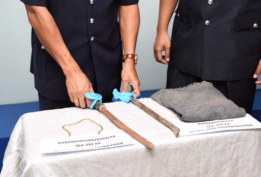 Senjata yang dipercayai digunakan suspek ketika melakukan samun di rumah mangsa.