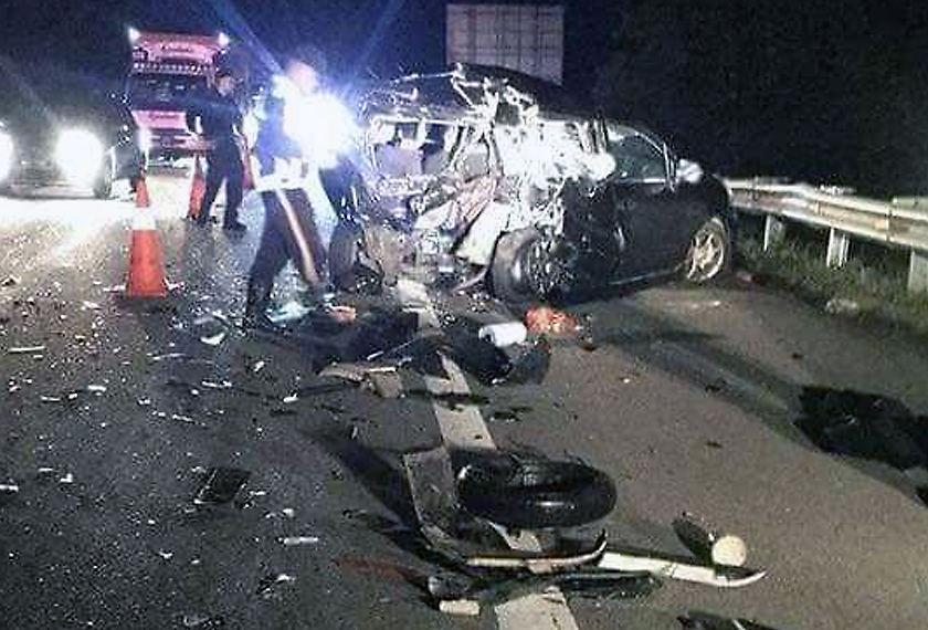 Akibat rempuhan kuat, MPV itu mengelongsor lalu melanggar sebuah lagi MPV yang berada di hadapan. - Foto Astro AWANI/Noraniza Kamsani