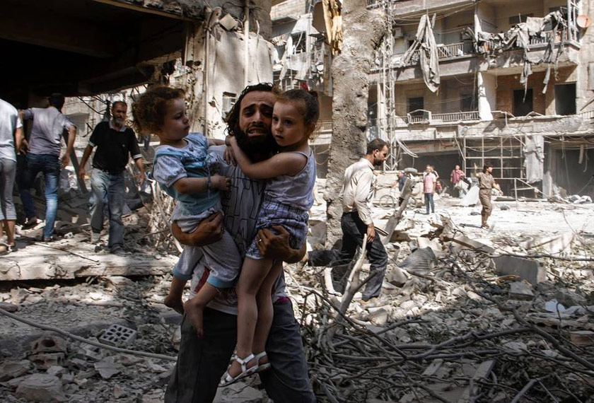 Mangsa yang terperangkap di bawah bangunan 