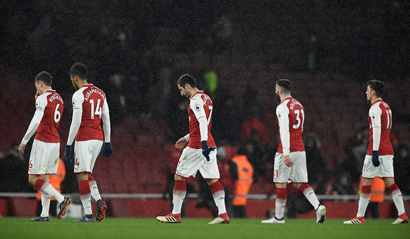Para pemain seakan hilang punca di atas padang apabila gagal mempamer kemampuan sebenar mereka. - Gambar REUTERS