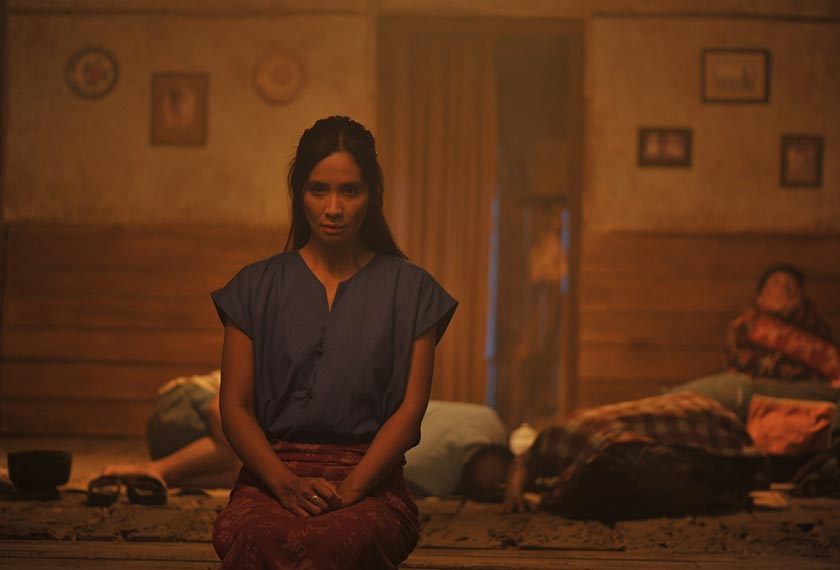 Dalam babak pertama, Marlina meracun mati empat lelaki yang merompaknya