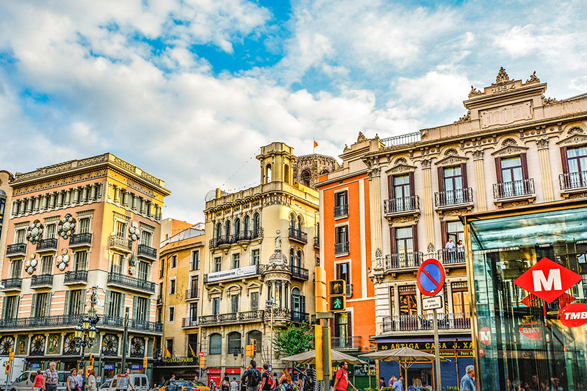 Barcelona adalah antara contoh destinasi pelancongan dengan kos sara hidup tempatan yang melonjak.