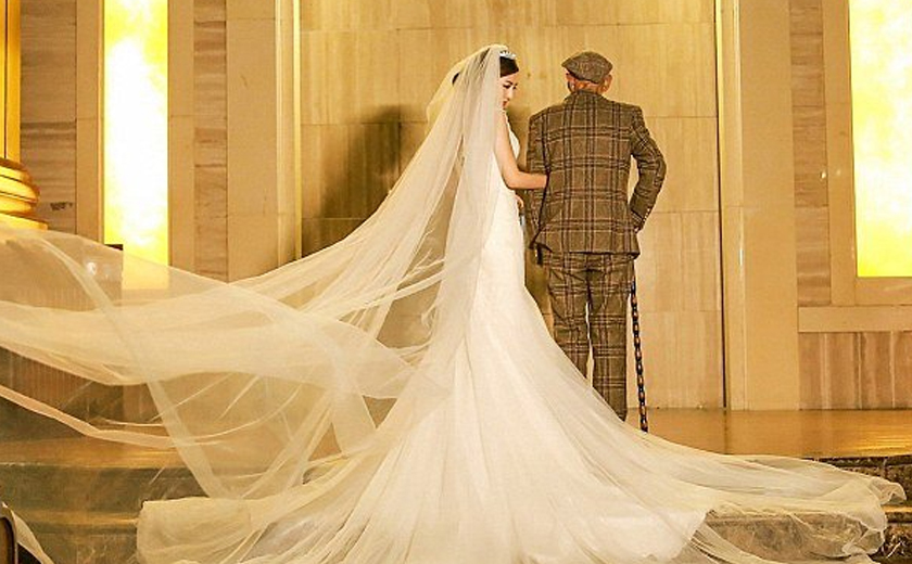 Xue menyatakan ini adalah cara dia menyatakan sayangnya terhadap datuknya.