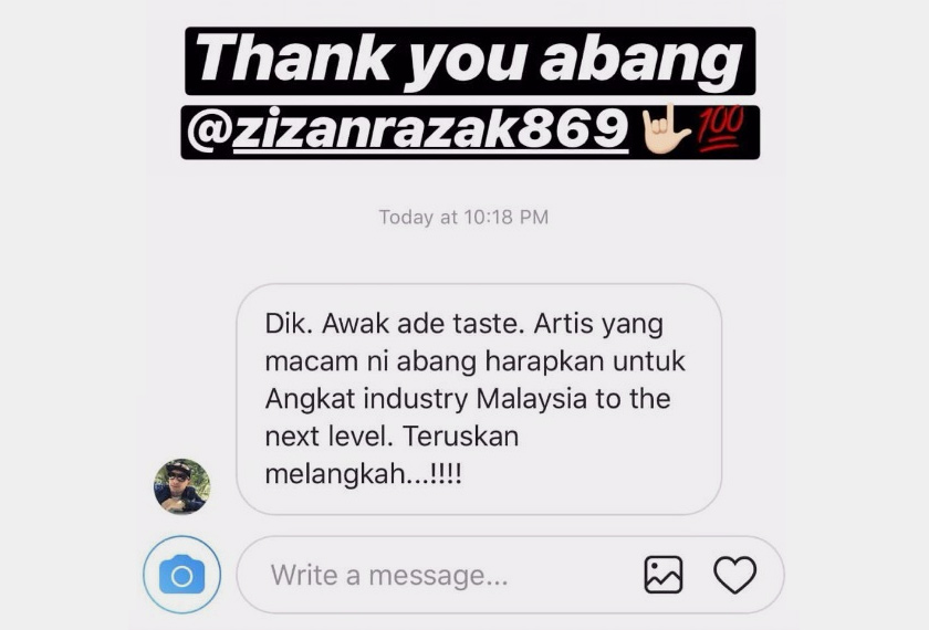 Ismail Izzani juga turut kongsikan 'instastory' dalam akaun Instagram miliknya yang memaparkan Zizan Razak turut memberi respon yang positif atas single terbarunya dengan menghantar mesej peribadi ke Ismail melalui Instagram. Zizan memberi motivasi untuk Ismail terus berkarya dalam industri muzik tempatan sehingga ke peringkat tertinggi.