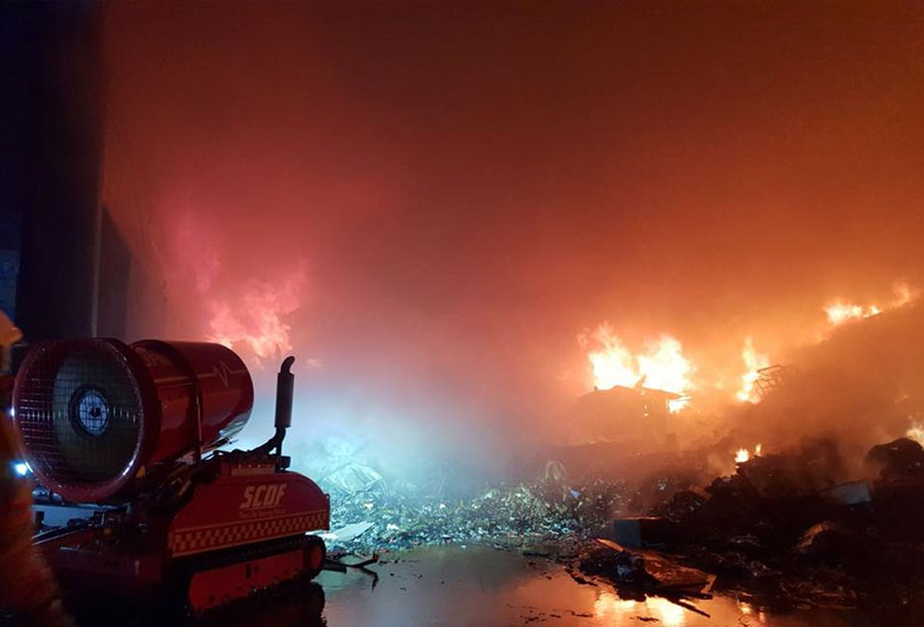 Foto Facebook Singapore Civil Defence Force.