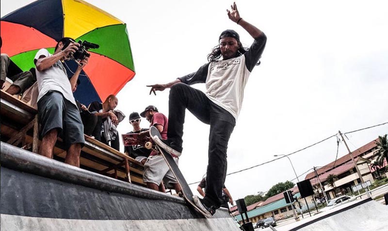 Pa’din Musa masih beraksi walaupun sudah melangkaui usia 40-an. - Foto @burnedandstoked Azam Saad.