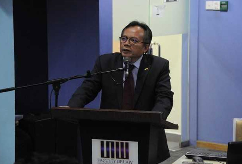 Dekan Fakulti Undang-Undang, Universiti Teknologi Mara (UiTM), Profesor Datuk Dr. Rahmat Mohamad berkata sesuatu perlu dilakukan oleh negara bagi menghadapi tuntutan China di Laut China Selatan. - Foto Fakulti Undang-Undang UiTM