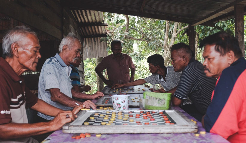 Pemimpin yang bakal mendapat mandat penduduk di Paya Rumput untuk mewakili suara mereka ke kerajaan negeri nanti harus memberi tumpuan terhadap hal kemasyarakatan, sosial dan tidak melupakan kebajikan mereka. - Foto Astro AWANI/Israr Khalid