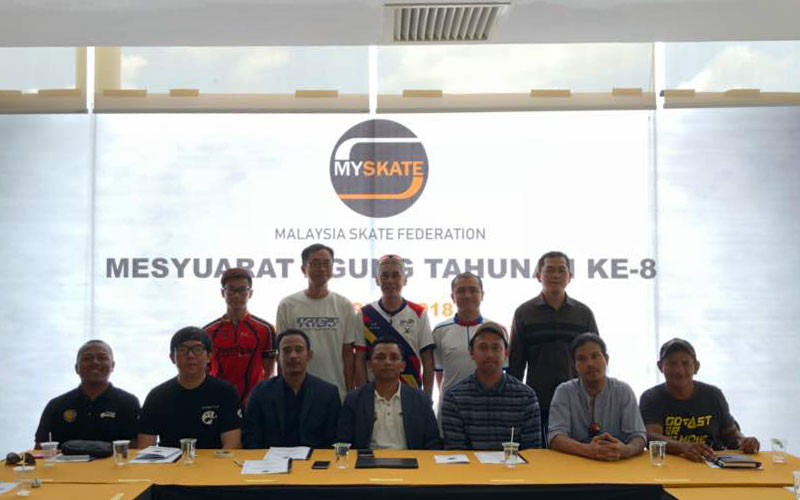 Barisan Ahli Jawatankuasa Eksekutif MYSKATE penggal 2018-2020 selepas pemilihan diadakan pada AGM ke-8 Ahad lepas. - Foto: MYSKATE