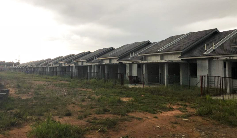 Projek perumahan generasi kedua Felda di Jengka 11 yang masih dalam proses pembinaan. - Astro AWANI/Nuradilla Noorazam