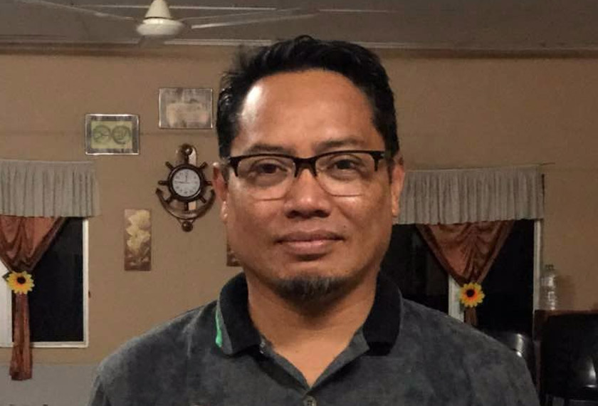 Bagi Mohamad Zamri Basri, 46, yang lebih mesra dipanggil ‘ustaz’ di kalangan orang kampung, masalah dihadapi generasi kedua Felda adalah amat luas. - Foto Astro AWANI/Nuradilla Noorazam