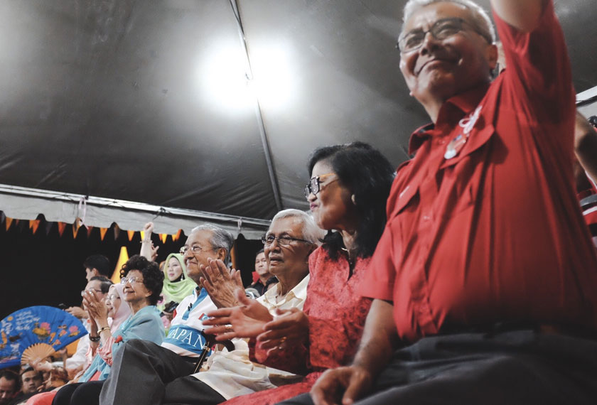 Ini merupakan kali pertama bekas menteri dan bekas Ketua Wanita UMNO hadir pada ceramah PH - Foto: @israrkhalid