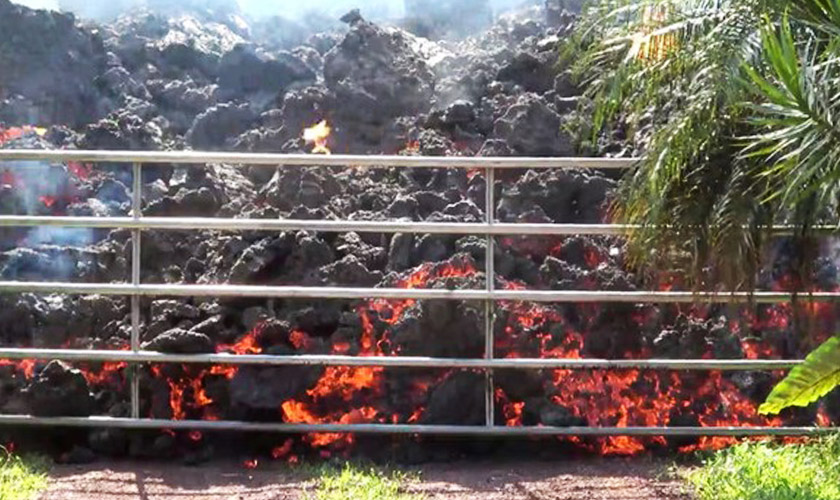   Lahar pemusnah ini menjadi mimpi ngeri untuk penduduk tempatan. - ReutersLahar pemusnah 