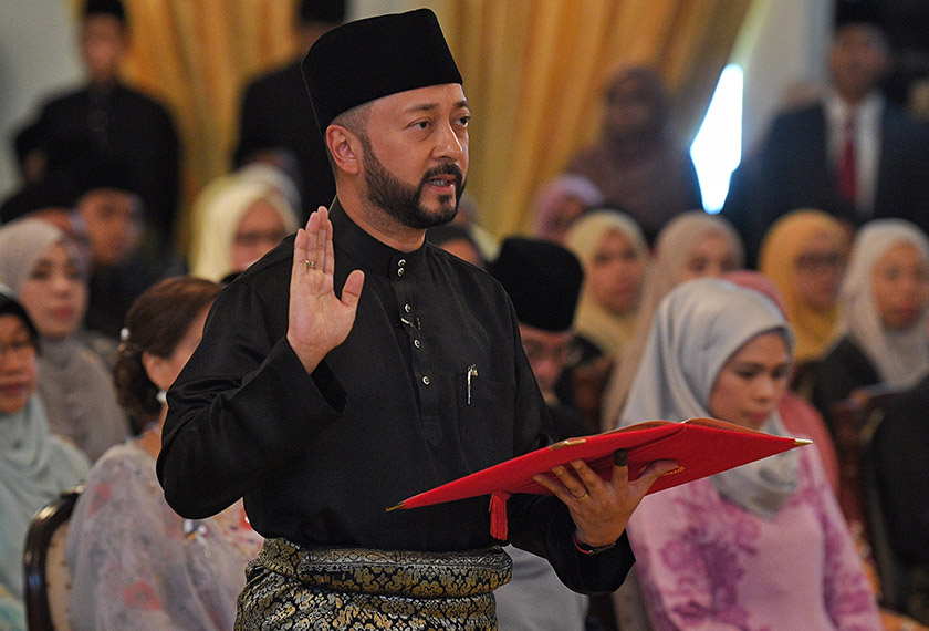Mukhriz angkat sumpah sebagai Menteri Besar Kedah yang ke-13 . Foto: Bernama