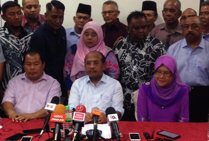 Dari kiri, Rosleli, Rasman dan Alawiyah pada sidang media hari ini. - Astro AWANI / ABDUL HAKIM RAHMAN