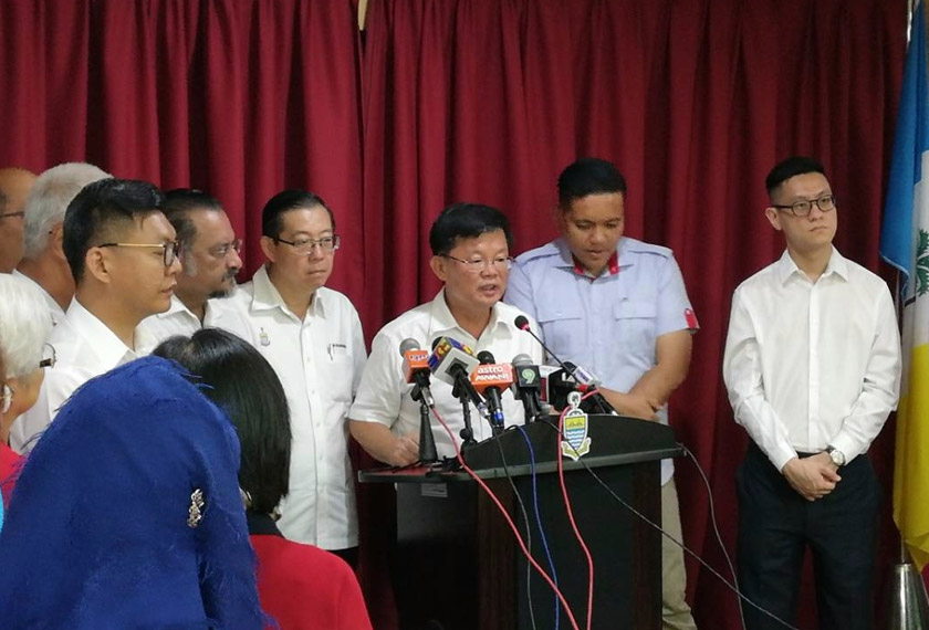 Chow Kon Yeow berucap pada sidang media di pejabat Ketua Menteri Pulau Pinang di George Town, hari ini.