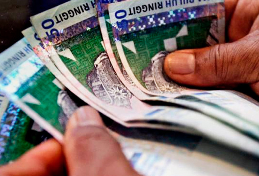 Memboros dalam perbelanjaan adalah salah satu amalan pembaziran, lebih-lebih lagi ianya sering berlaku ketika menjelang Ramadan.