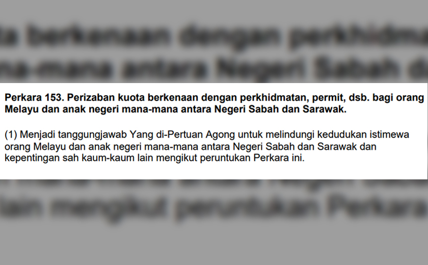  Permohonan Hindraf 2.0 untuk membuka peluang Universiti Teknologi Mara (UiTM) kepada semua kaum terutama sekali kaum India yang berpendapatan rendah menjadi perdebatan yang hebat.   Hal ini demikian, UiTM merupakan institusi pendidikan yang diletakkan dibawah Perlembagaan Malaysia, Perkara 153, iaitu satu polisi yang melindungi hak dan kepentingan kaum Bumiputera dalam negara.  Latar Belakang Sejarah  Menurut Pakar Sejarah yang ulung dari Universiti Malaya (UM), Prof Emeritus Tan Sri Khoo Kay Kim, Perkara 153 merupakan dasar yang telah ditetapkan oleh British sejak tahun 1913.   “British ingin khaskan sesetengah kawasan di Semenanjung Tanah Melayu sebagai kawasan yang hanya boleh dimililiki orang Melayu.   “Kerana pada waktu itu, British bimbang Tanah Melayu akan dibeli orang asing,” kata beliau ketika dihubungi Astro AWANI, semalam.   Tambahnya, apabila pembentukan Perlembagaan Perseketuan 1957, masyarakat Melayu mahu dasar itu dikekalkan dan kedudukan orang Melayu diberi keistimewaan menerusi Perkara 153.   Disamping itu, Pensyarah Undang-Undang dan Perlembagaan, Prof Madya Dr Shamrahayu Abdul Aziz menjelaskan, semasa pembentukan perjanjian Perseketuan Tanah Melayu 1948, dasar keistimewaan orang Melayu sudahpun wujud.   “Perkara 153 berasal daripada Perjanjian Perseketuan Tanah Melayu 1948, didalam Perkara 19 (B) iaitu menjaga keselamatan keadaan kaum Melayu, hak-hak istimewa kaum Melayu serta faedah-faedah sah bagi kaum bukan Melayu.   “Daripada segi sejarah juga, orang Melayu dilihat mempunyai pelbagai kelemahan dan kekangan semasa pemerintahan British,” katanya ketika dihubungi Astro AWANI.  Perkara 153 untuk semua kaum, bukan Melayu sahaja  Realitinya, Perkara 153 tidak boleh dilihat sebagai satu kekebalan oleh kaum Melayu kerana ia turut memperuntukkan perlindungan kepada anak-anak negeri Sabah dan Sarawak serta menjaga kepentingan sah kaum-kaum lain.   Perkara ini telah dijelaskan Prof Madya Dr Shamrahayu Abdul Aziz yang turut berkata, Perkara 153 dibentuk bagi mengelak jurang yang besar antara kaum Melayu dan bukan Melayu.   “Polisi itu memang mempunyai kepentingan dalam melindungi hak-hak kaum Melayu tetapi ia bukannya menunjukkan kekebalan kaum Melayu,” tambahnya.   Ujar beliau, kefahaman polisi itu yang hanya melindungi kepentingan kaum Melayu adalah tidak tepat kerana ia turut memelihara kepentingan kaum bukan Melayu.  “Orang bukan Melayu tidak perlu bimbang dengan Perkara 153 tetapi baca dan teliti semula sejarah pembentukannya.  “Tujuan perkara ini dibentuk adalah untuk mengukuhkan perpaduan, bukannya perpecahan. Perkara ini memberikan hak kepada tiga kumpulan utama dalam negara itu kaum Melayu, anak-anak negeri Sabah dan Sarawak serta kepentingan-kepentingan sah komuiti lain,” jelas beliau.   Apakah kepentingan-kepentingan sah komuniti lain?   Tambah pakar undang-undang itu, satu memorandum telah diutarakan oleh Majlis Raja-Raja Melayu melalui peguamnya dan dibicarakan didalam mahkamah dengan Suruhanjaya Reid.    Didalam perbicaraan itu, Majlis Raja-Raja turut memperuntukkan kedudukan istimewa kaum Melayu dan kepentingan-kepentingan sah komuniti lain.   Kepentingan sah untuk komuniti lain membawa maksud kewarganegaraan, perwakilan didalam Dewan Negara, exco-exco Kerajaan Negeri serta hak-hak sivil yang lain untuk kaum bukan Bumiputera.   “Kita kena sedar kenapa Perkara 153 ini perlu terus dipelihara. Hal ini demikian, perkara ini turut melindungi hak-hak komuniti lain, bukan mengenai perizaban kaum Melayu sahaja,” kata beliau lagi.   Bagi meminda Perkara 153 ini, ia juga mempunyai proses yang khas kerana perlu mendapat ⅔ majoriti di Dewan Rakyat dan Dewan Negara serta mendapat perkenan Majlis Raja-Raja.   Beliau turut menegaskan, perkara ini menjadi faktor utama perpaduan dalam negara malah membawa Tanah Melayu mendapat kemerdekaan pada 1957 dan pembetukan Malaysia pada 1963.  Ketika ditanya mengenai adakah perlu UiTM dibuka untuk kaum bukan Bumiputera, ini jawapan beliau.  “Komuniti-komuniti lain juga mempunyai kepentingan sah dalam mendapatkan hak pendidikan tetapi orang Melayu mempunyai hak istimewa menerusi perkara ini,” jelas beliau.  Menurutnya lagi, jika kaum India atau kaum-kaum lain yang ketinggalan dalam aspek pendidikan atau ekonomi, kerajaan perlu memberikan perhatian kerana hak mereka juga termaktub didalam Perkara 153. 