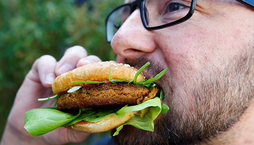 Untuk menangani masalah berat badan, belajarlah untuk mengawal pengambilan kalori. - Gambar hiasan